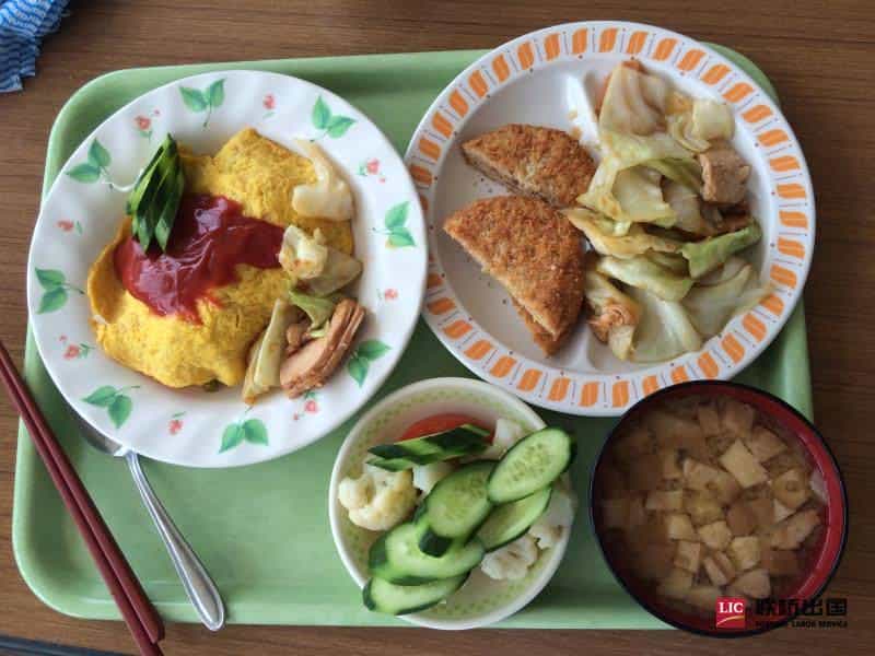 三明治漢堡加工女工(圖1)